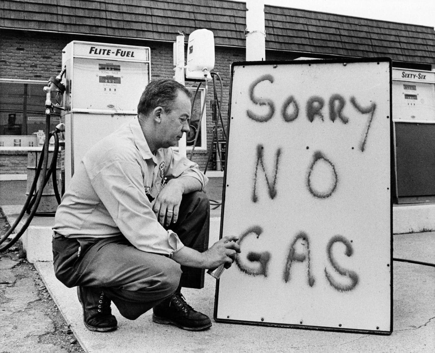 Sign saying 'No Gas'